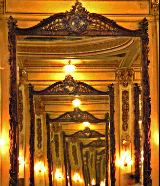 Зеркальный коридор